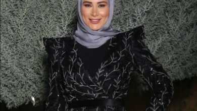 صورة توضيحية - خبيرة التاتو اللبنانية هدى داغر تخطف الأنظار ببدلة عصرية