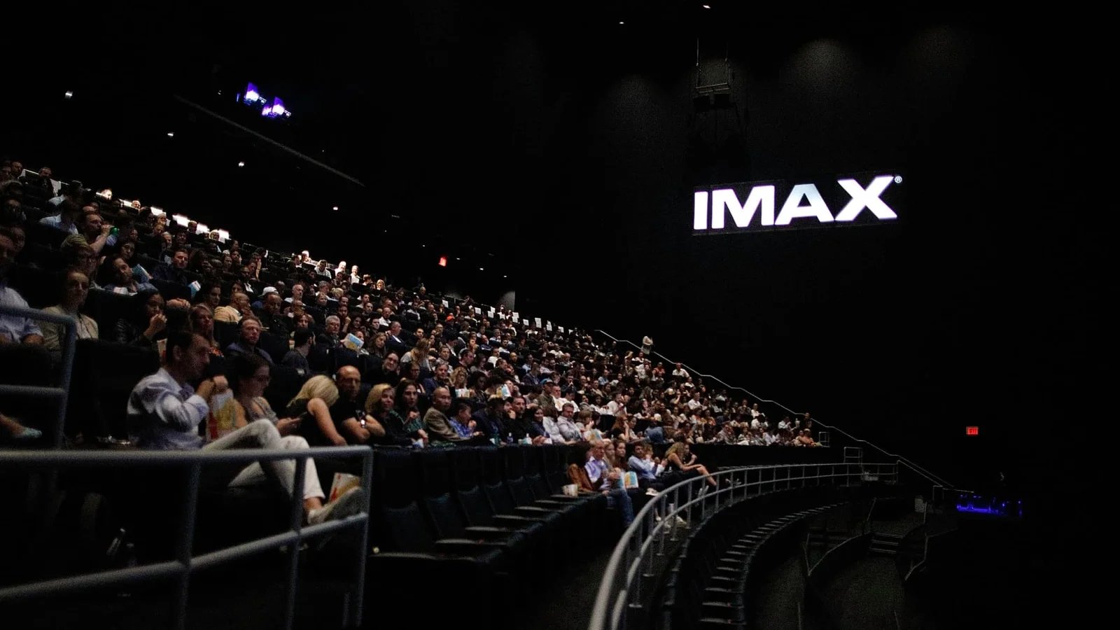 سحق سهم IMAX قطاع المسرح في عام 2025 - صورة مميزة صورة مميزة: سحق سهم IMAX قطاع المسرح في عام 2025