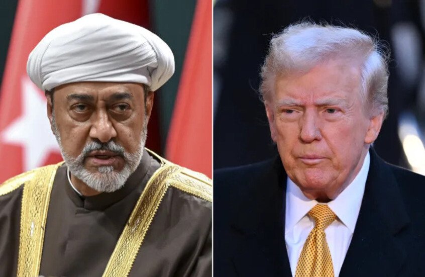 صورة مميزة: ترامب يصعّد ضد سلطنة عُمان: «يمكننا التعامل معها بسهولة» وسط خلافات حول مضيق هرمز واشنطن – 18 آب/أغسطس 2026 صعّد الرئيس الأميركي دونالد ترامب لهجته تجاه سلطنة عُمان، قائلاً إن الولايات المتحدة قادرة على «التعامل معها بسهولة»، في تصريحات جاءت وسط توتر متزايد بشأن الترتيبات المقترحة للملاحة عبر مضيق هرمز والدور الذي تؤديه مسقط في الاتصالات مع إيران. وقال ترامب للصحفيين في البيت الأبيض، الاثنين 17 آب/أغسطس، إنه لا يعتقد أن سلوك عُمان «كان جيداً جداً»، مضيفاً أن الولايات المتحدة تستطيع التعامل معها بسهولة، في تصريحات أكدتها تقارير لوكالة رويترز ووسائل إعلام أميركية. وجاء كلام ترامب رداً على أسئلة بشأن موقفه من السلطنة، في وقت تتزايد فيه الخلافات حول مستقبل الملاحة في مضيق هرمز، أحد أهم الممرات البحرية للطاقة والتجارة العالمية. تهديد أميركي مباشر التصريحات الأخيرة جاءت بعد لهجة أكثر حدة استخدمها ترامب في مقابلة إعلامية، إذ هدد باتخاذ عمل عسكري ضد عُمان في حال اعتبر أنها تعرقل المساعي الأميركية المتعلقة بإيران ومضيق هرمز. ويمثل هذا التصعيد تطوراً لافتاً في العلاقة بين واشنطن ومسقط، خصوصاً أن سلطنة عُمان أدت تاريخياً دور الوسيط بين الولايات المتحدة وإيران، واستضافت أو سهلت جولات متعددة من الاتصالات بين الطرفين. ماذا يحدث في مضيق هرمز؟ يتركز الخلاف الحالي حول الترتيبات الخاصة بإعادة تنظيم حركة السفن عبر مضيق هرمز، بعد أشهر من الاضطرابات العسكرية والسياسية التي أثرت بشدة على حركة الملاحة. وتجري إيران وسلطنة عُمان محادثات حول آلية لتنظيم حركة السفن عبر المضيق، فيما تشير التقارير إلى خلافات جوهرية مع واشنطن بشأن طبيعة السيطرة على الممر البحري وشروط مرور السفن. وكانت حركة السفن عبر هرمز قد تراجعت بصورة حادة مقارنة بمستويات ما قبل الحرب؛ إذ أفادت رويترز في 11 آب/أغسطس بأن ست سفن فقط عبرت المضيق خلال يوم واحد، مقابل نحو 130 إلى 140 سفينة يومياً قبل الحرب. عُمان بين واشنطن وطهران تضع التطورات الأخيرة مسقط في موقف بالغ الحساسية، فهي من جهة حليف وشريك قديم للولايات المتحدة، ومن جهة أخرى تحتفظ بعلاقات سياسية ودبلوماسية وثيقة مع إيران، الأمر الذي مكّنها طوال سنوات من لعب دور قناة اتصال بين واشنطن وطهران. وتشير التقارير إلى أن واشنطن تنظر بقلق إلى بعض تفاصيل الترتيبات التي يجري بحثها بين إيران وعُمان بشأن المضيق، بينما تعتبر مسقط أن استمرار التواصل مع طهران ضروري لمنع انهيار الملاحة وتصاعد المواجهة العسكرية. تصعيد يتجاوز الخلاف الدبلوماسي تكمن خطورة تصريحات ترامب في أنها تنقل الخلاف من مستوى الضغط الدبلوماسي إلى التهديد الصريح باستخدام القوة ضد دولة خليجية ترتبط بعلاقات استراتيجية مع واشنطن. ويأتي ذلك في وقت لا تزال فيه الولايات المتحدة وإيران عاجزتين عن التوصل إلى تسوية نهائية بشأن الحرب والملف النووي ومستقبل مضيق هرمز، بعد انتهاء مهلة تفاوضية استمرت 60 يوماً من دون تحقيق اختراق حاسم. كما أن أي تصعيد يمس الأراضي العُمانية أو البنية البحرية المحيطة بالمضيق قد تكون له تداعيات تتجاوز العلاقة الأميركية–العُمانية، نظراً للأهمية الاستراتيجية لهرمز بالنسبة لصادرات النفط والغاز الخليجية وسلاسل الإمداد العالمية. ما الذي تعنيه تصريحات ترامب؟ سياسياً، تبدو تصريحات الرئيس الأميركي رسالة ضغط مباشرة على مسقط بهدف منع ظهور ترتيبات إيرانية–عُمانية للمضيق لا تتوافق مع الشروط الأميركية. أما استراتيجياً، فإن دخول عُمان بصورة مباشرة في دائرة التهديد الأميركي قد يضعف قدرتها على الاستمرار كوسيط محايد نسبياً بين واشنطن وطهران، وهي وظيفة دبلوماسية اعتمد عليها الطرفان مراراً خلال السنوات الماضية. وفي المقابل، لا تعني تصريحات ترامب بالضرورة أن قراراً عسكرياً ضد السلطنة قد اتُخذ، لكنها ترفع مستوى المخاطر السياسية والعسكرية المحيطة بالمفاوضات وتكشف حجم الخلاف بشأن من يملك حق تحديد قواعد الملاحة في أحد أكثر الممرات البحرية حساسية في العالم. المصادر: رويترز، أسوشيتد برس، تصريحات الرئيس الأميركي دونالد ترامب.