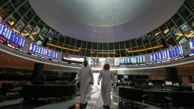خبراء: ربط عملات الخليج بالدولار يزيد تأثرها بتوقعات رفع الفائدة الأميركية