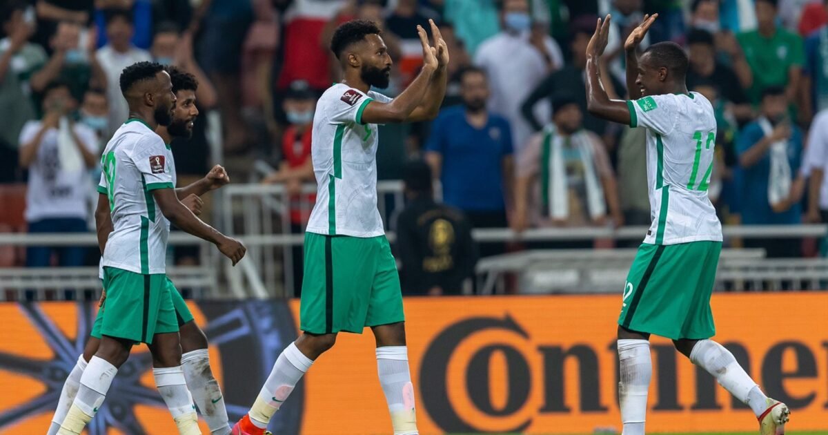 أهداف السالم والحمدان تقود السعودية لفوز 2-0 وصدارة المجموعة