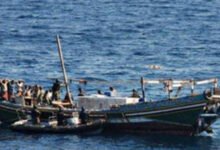 تقدم الحوثيين إلى ميون يرفع كلفة المرور في مضيق باب المندب