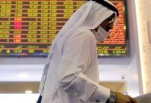 مستثمرو الخليج يتجنبون المخاطرة مع هبوط النفط وضبابية المسار الدبلوماسي