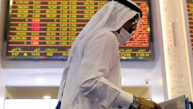 مستثمرو الخليج يتجنبون المخاطرة مع هبوط النفط وضبابية المسار الدبلوماسي