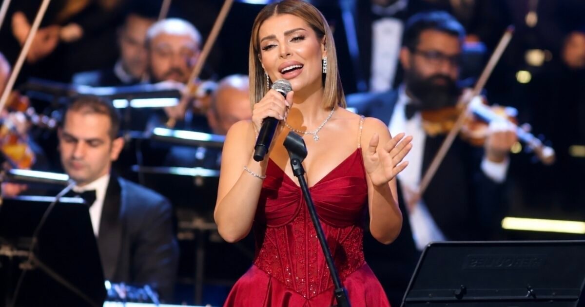أمل الغربي تختتم سهرتها في الأوبرا بتحية لذكرى هاني شاكر - صورة مميزة أمل الغربي تختتم سهرتها في الأوبرا بتحية لذكرى هاني شاكر