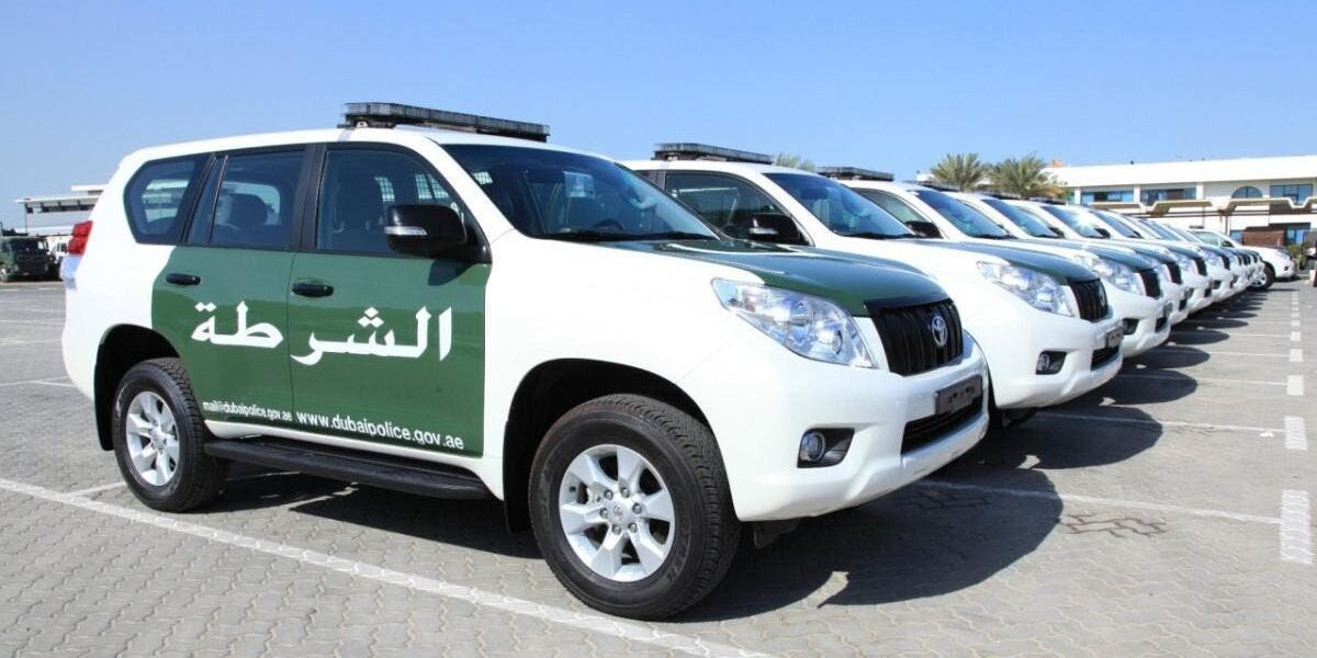 بعد سقوطها في البحر شرطة دبي تعيد ساعة ثمينة لسائح